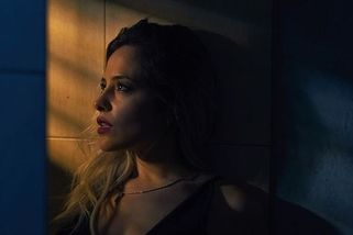Manžel chodí v noci tajně ven. Sledovala jsem ho, je to síla, říká Dana (28) - Médium.cz